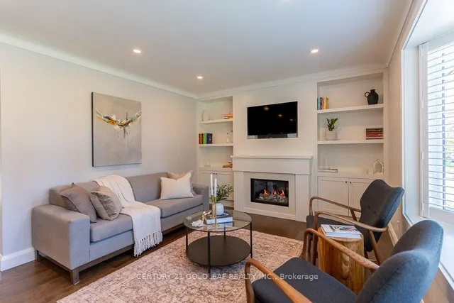 27 Roundhay Dr, Ottawa 2