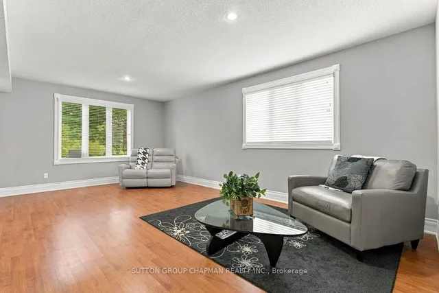 1802 Riverbend Rd, London South 5
