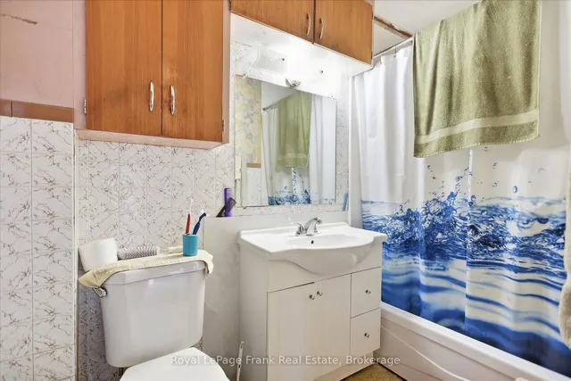 226 Lake St, Peterborough 4