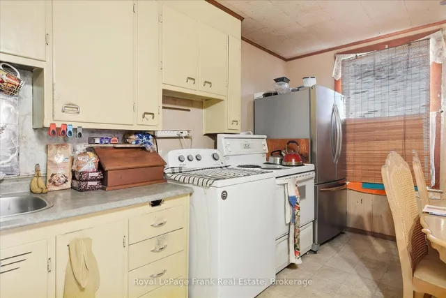 226 Lake St, Peterborough 3