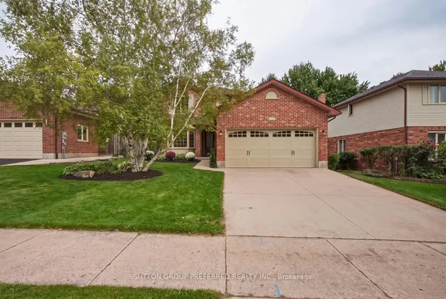 668 Country Club Dr, London South 3