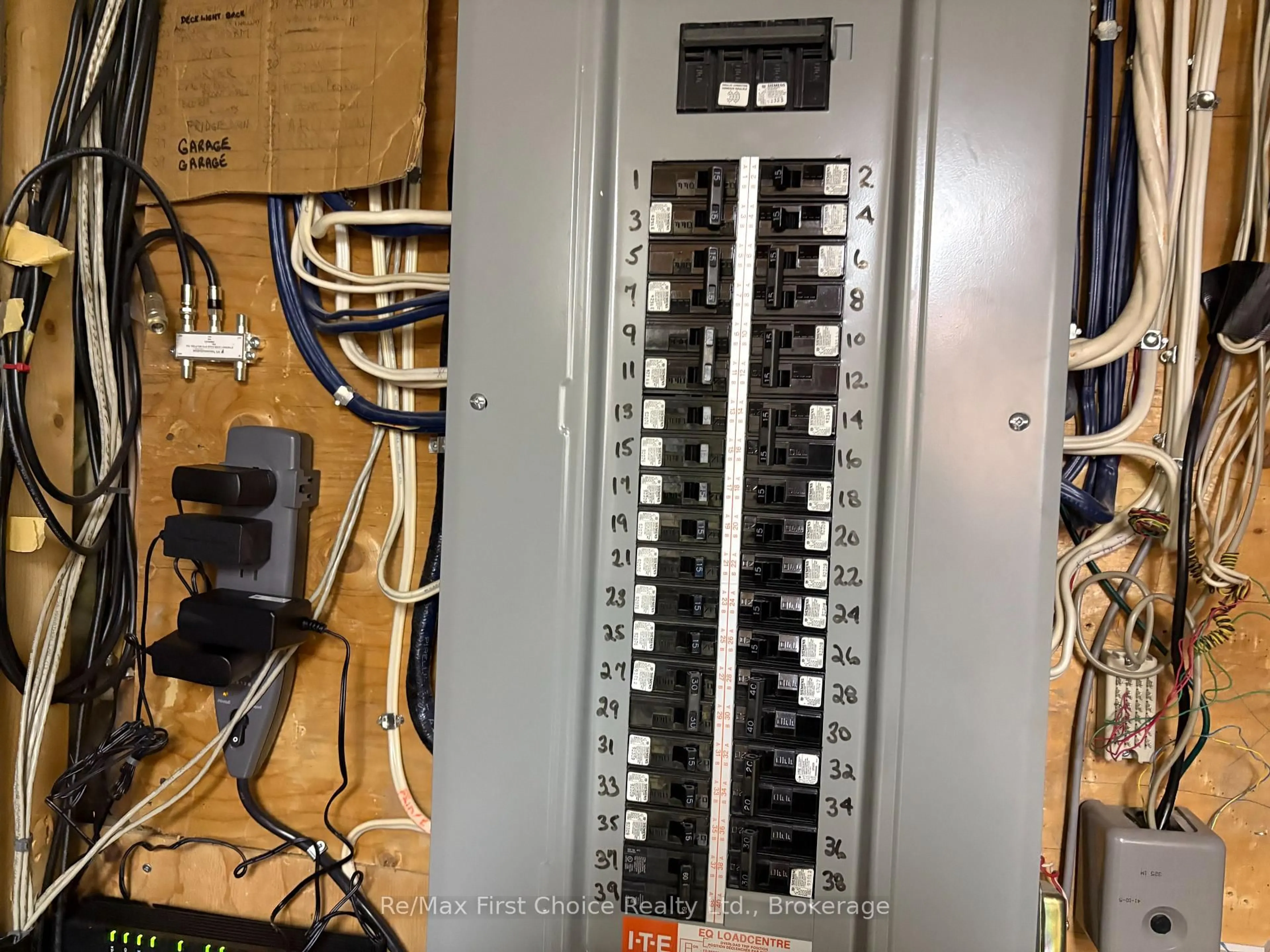 trreb/IMG-X13813878_0c270c1a-9096-4f00-b166-cdba3abf0a63-l.jpg