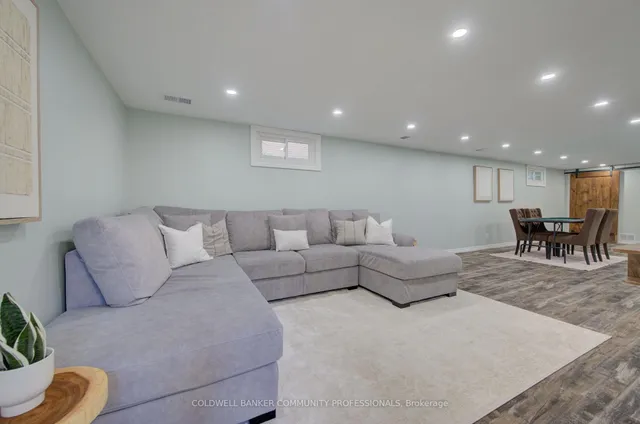 2 Allanton Blvd, Brantford 2