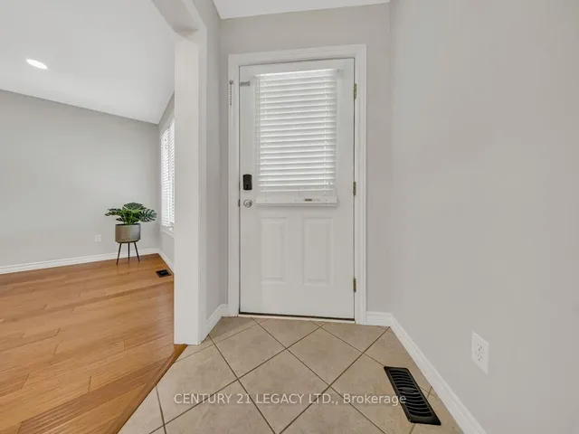 1686 Jubilee Dr, London North 5