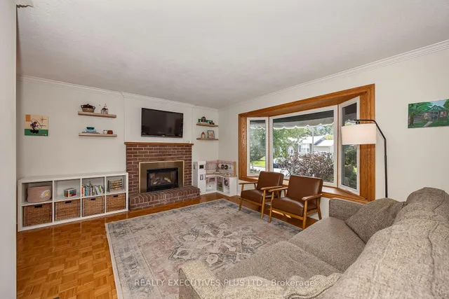 1533 Payette Dr, Orleans 5