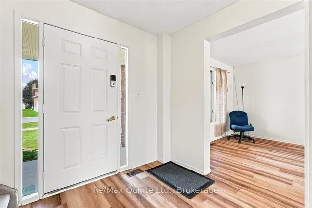 281 College St, Belleville 5