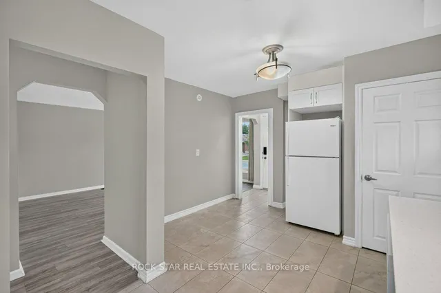 40 Clarendon Ave, Hamilton 3