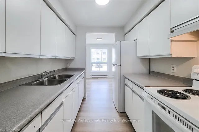 488 Grey St #29, Brantford 2