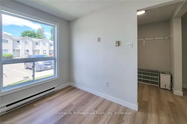 488 Grey St #29, Brantford 3