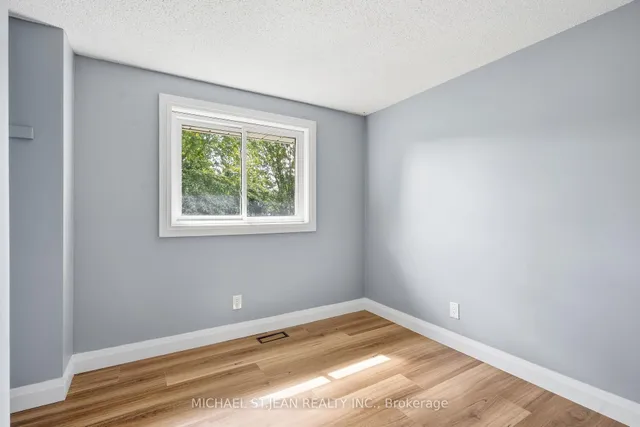 27 Cummington Pl, Welland 3
