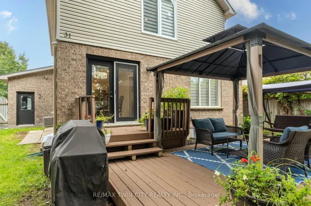 31 Tynemouth Dr, London East 4