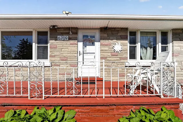 6709 Montrose Rd, Niagara Falls 2