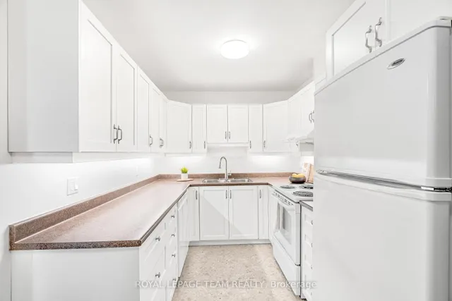 121 CASTLEFRANK Rd #15, Kanata 5