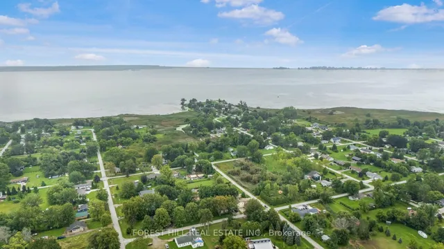 185 Metcalfe St, Chatham-Kent 4