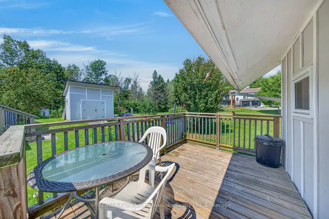 22 Ahmic St, Magnetawan 4