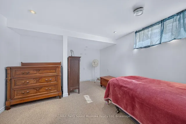 22 Ahmic St, Magnetawan 5
