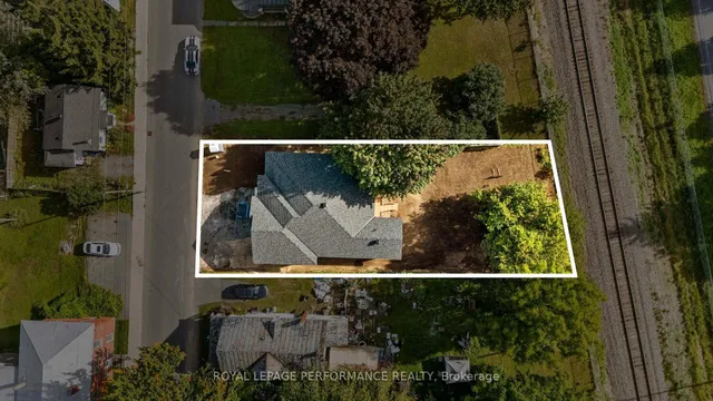 12 Mechanic St, North Glengarry 2