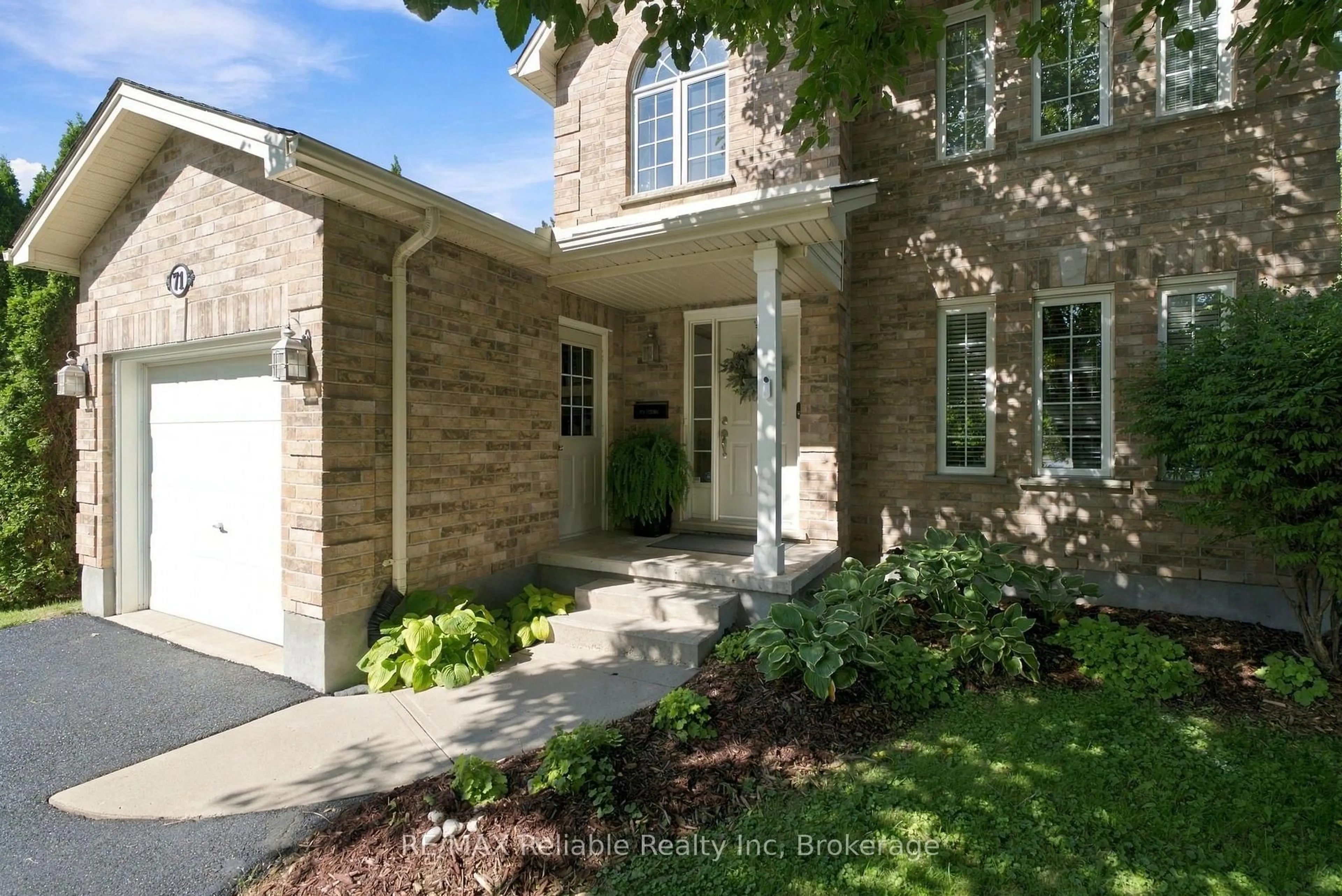 trreb/IMG-X13817414_7036349f-9f0a-43a6-bbc9-97bca071acae-l.jpg
