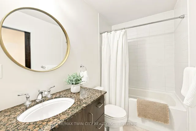 191 King St #511, Waterloo 5