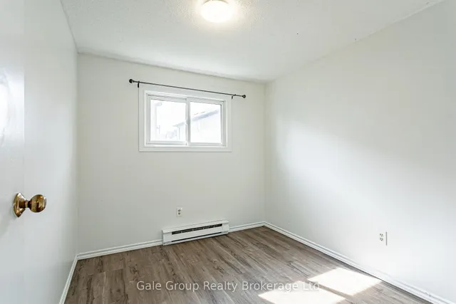 370 Springbank Ave #4, Woodstock 5