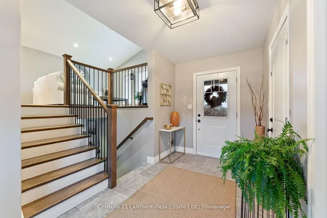 20846 Loyalist Pkwy, Prince Edward County 2