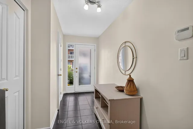 121 Quito Private, Ottawa 5