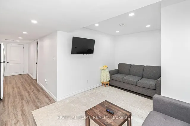 42 Saturn Rd, Port Colborne 3