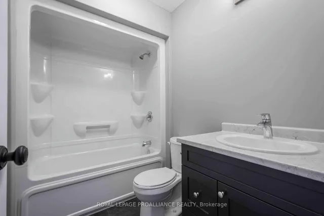 123 Farrington Cres, Prince Edward County 5
