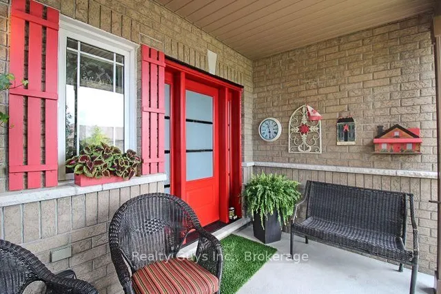 1235 Haggis Dr, Peterborough 3