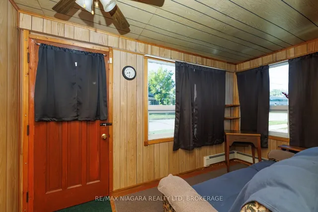 304 Jarvis St, Fort Erie 3