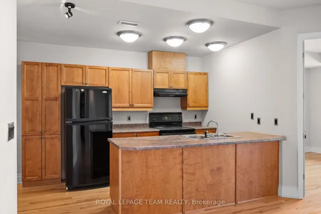 260 Besserer St #202, Ottawa 2
