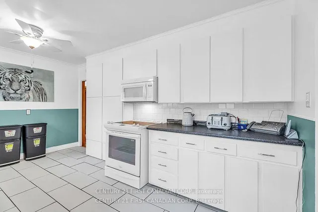 648 Westwood Dr, London South 5