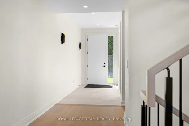 93 Lotta Ave, Ottawa 3
