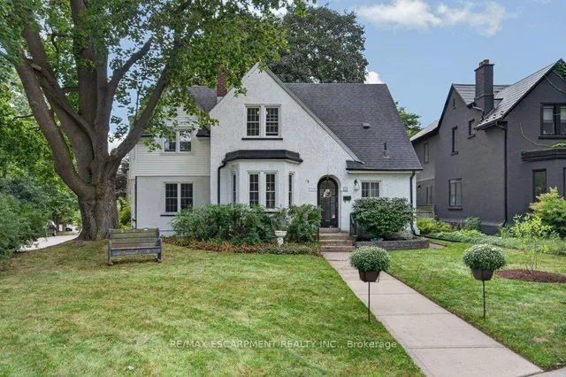 32 Lincoln Ave, Brantford 2