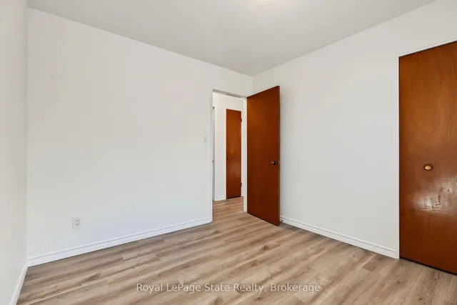 589 Mohawk Rd, Hamilton 4