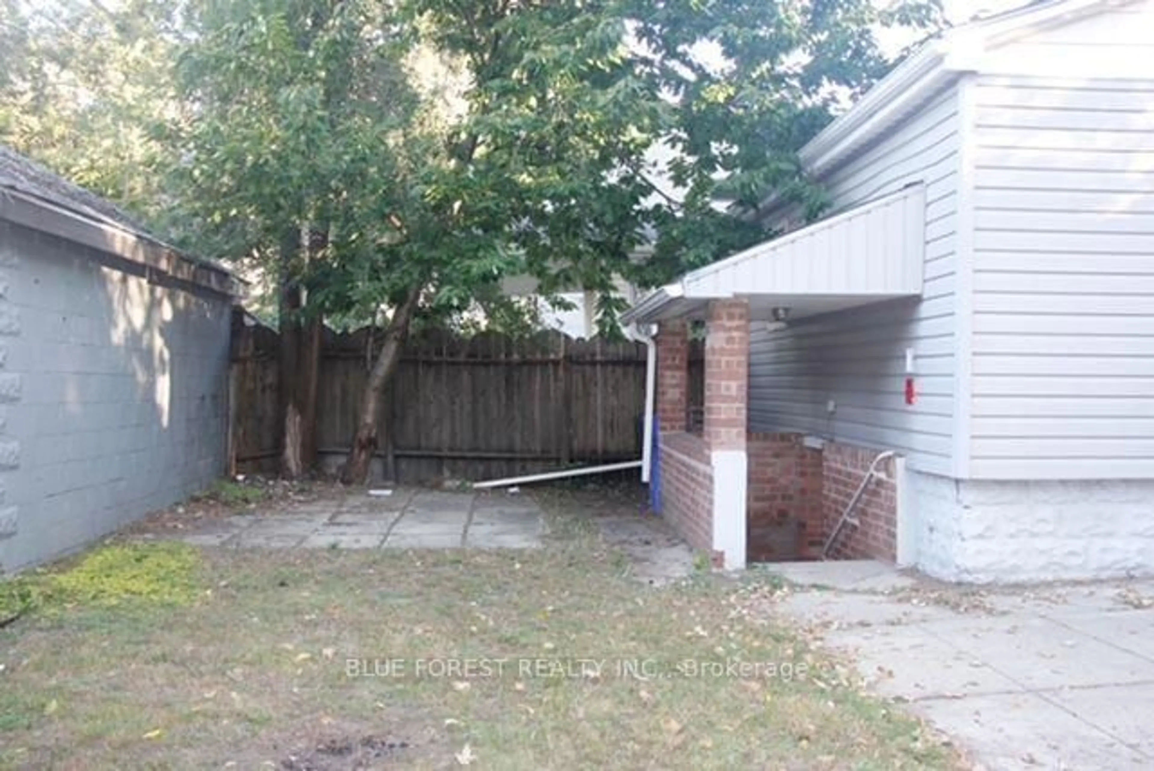 trreb/IMG-X13818832_ca642f41-4964-4a8b-bf5f-e18e2f85dede-l.jpg
