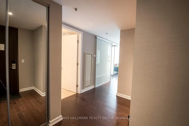 300 Lisgar St #201, Ottawa 4