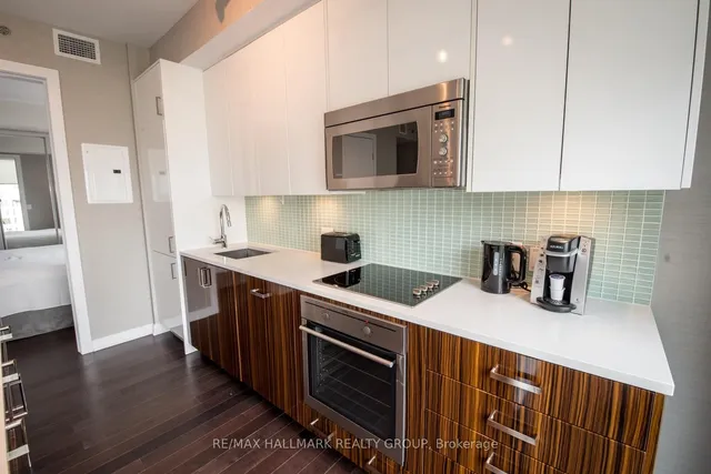 300 Lisgar St #1111, Ottawa 4