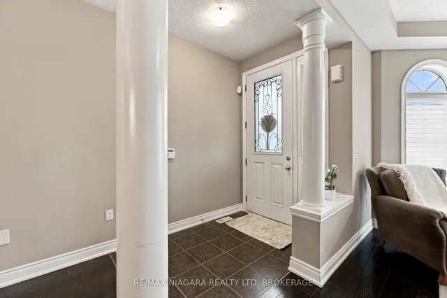 15 Fox Grape Rd, Thorold 5