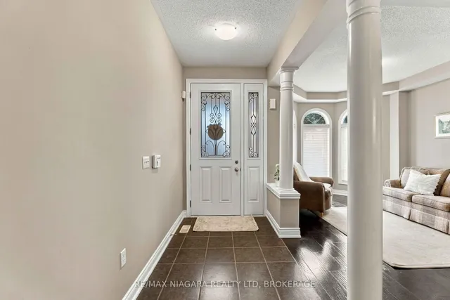 15 Fox Grape Rd, Thorold 4