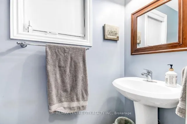 3910 Stacey Cres, London South 4