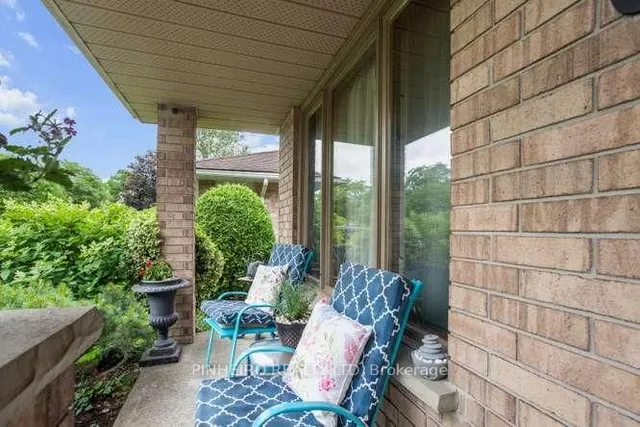 63 Condor Crt, London East 3