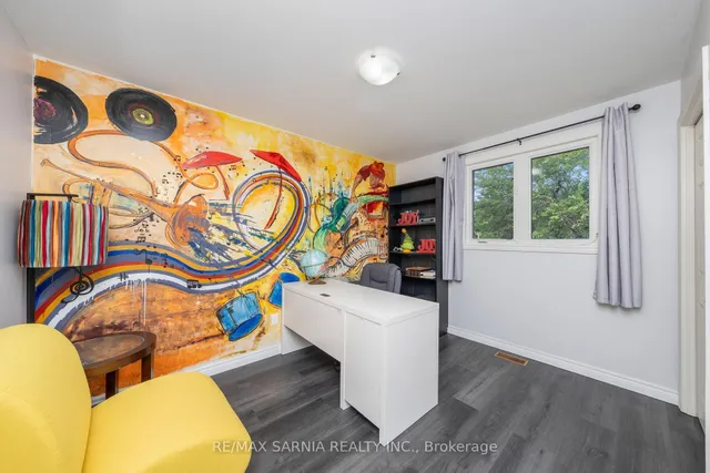 288 Maxwell St, Sarnia 2