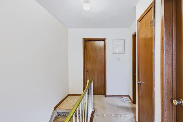 35 Coachwood Rd, Brantford 5