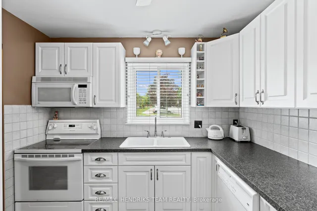 64 Forster St #20, St. Catharines 2