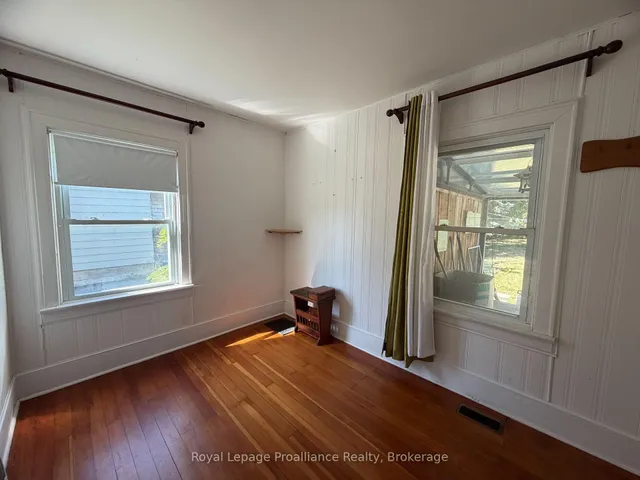 22 Parker St, Belleville 4