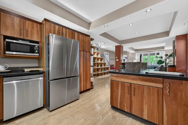 335 Osgoode St, Ottawa 4