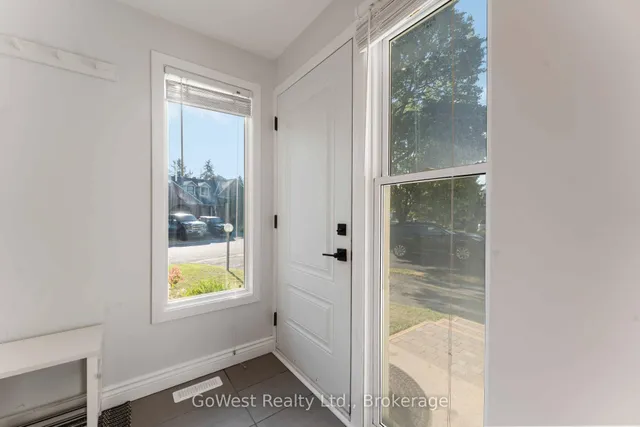 94 Fieldgate Dr, Ottawa 4