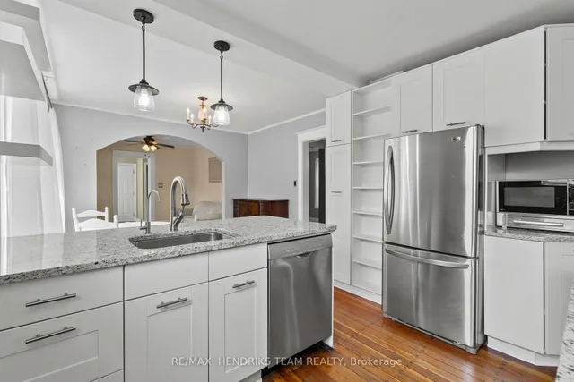 134 1/2 York St, St. Catharines 3