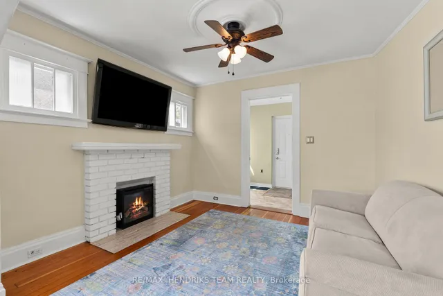 134 1/2 York St, St. Catharines 5